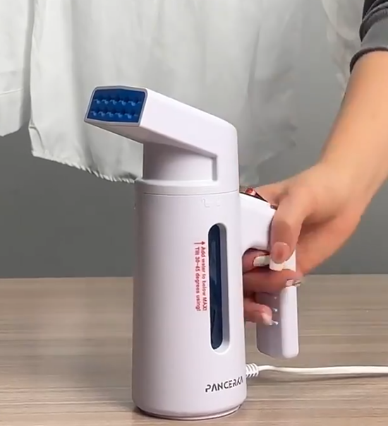 مكواة بخار كهربائية