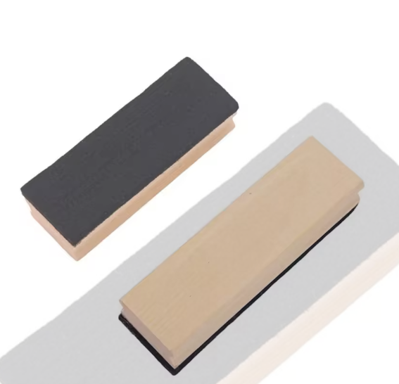 ممحاة سبورة خشبية