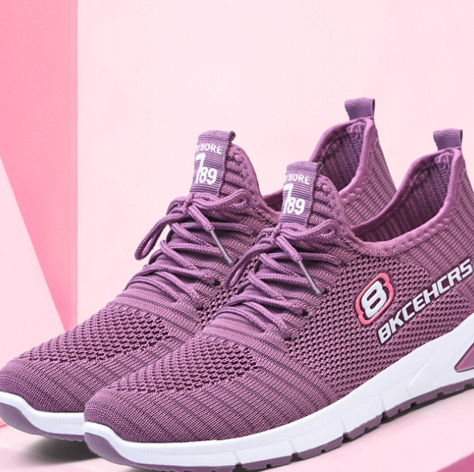 Women's sports shoe