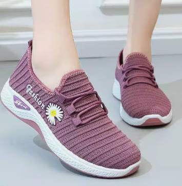 Women's sports shoe