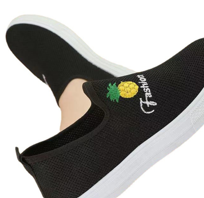 Women's sports shoe