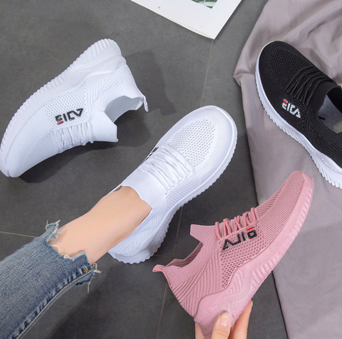Women's sports shoe